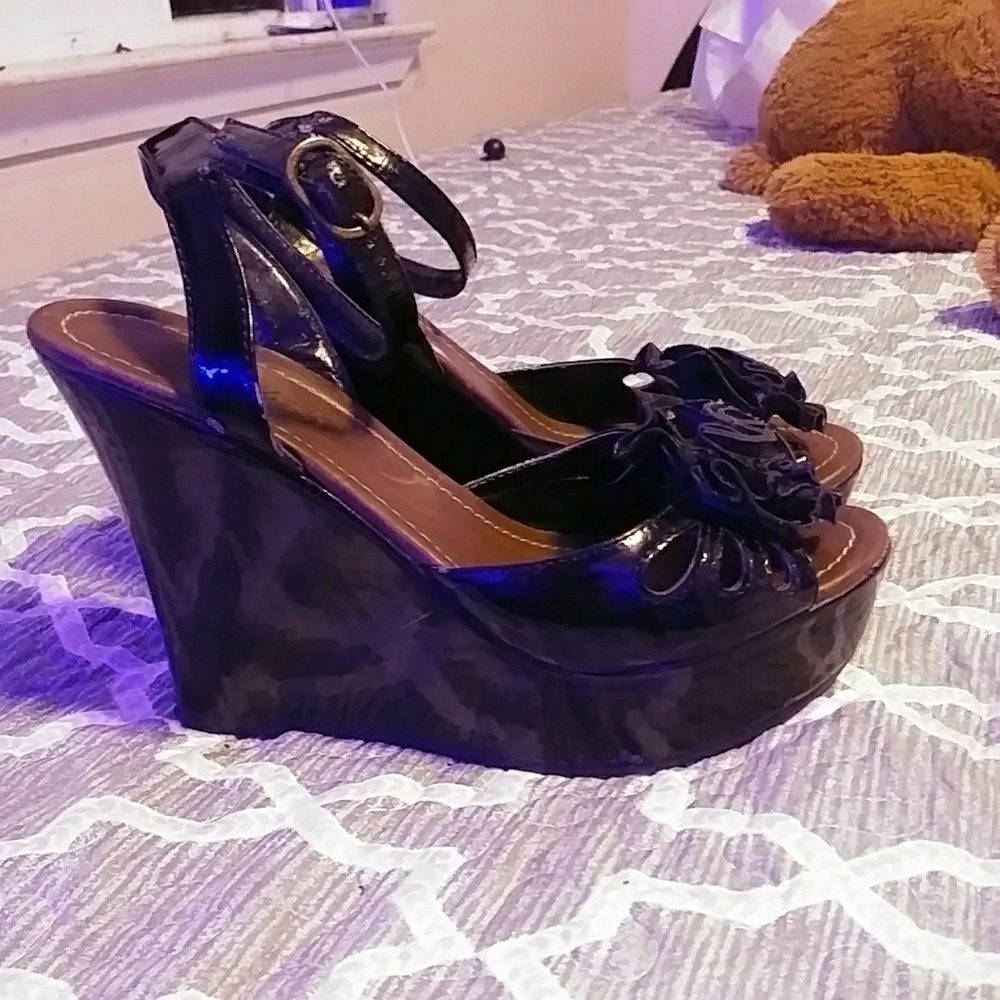 Cute Blk Wedges